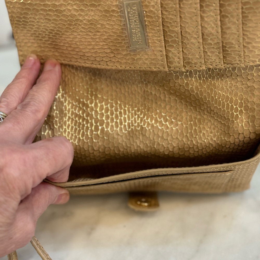 💛 NWOT STEPHANIE JOHNSON GOLD SNAKESKIN PHONE WRISTLET! - Picture 5 of 7